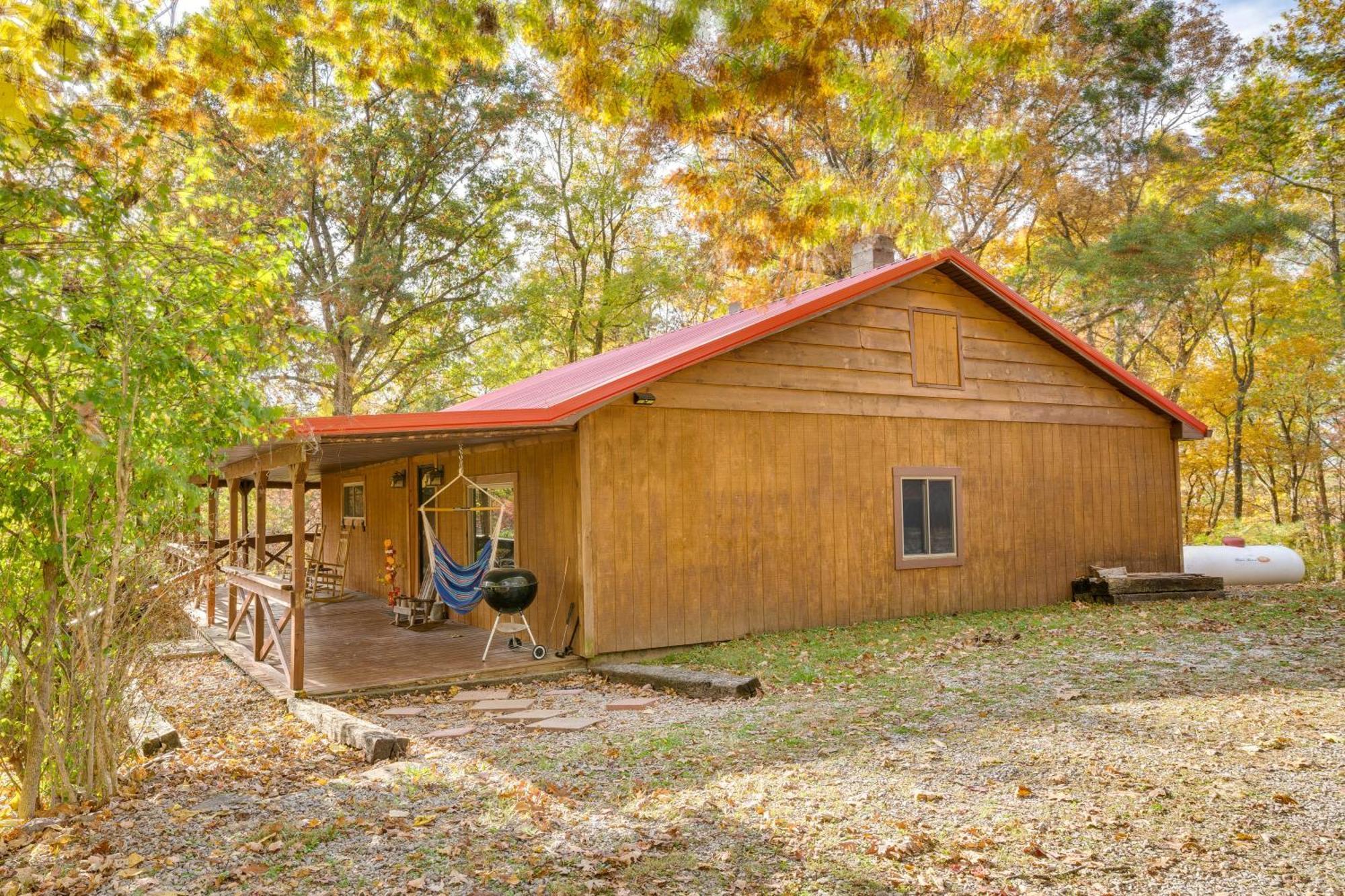 French Lick Getaway With Deck, Grill And Fire Pit! Villa Buitenkant foto
