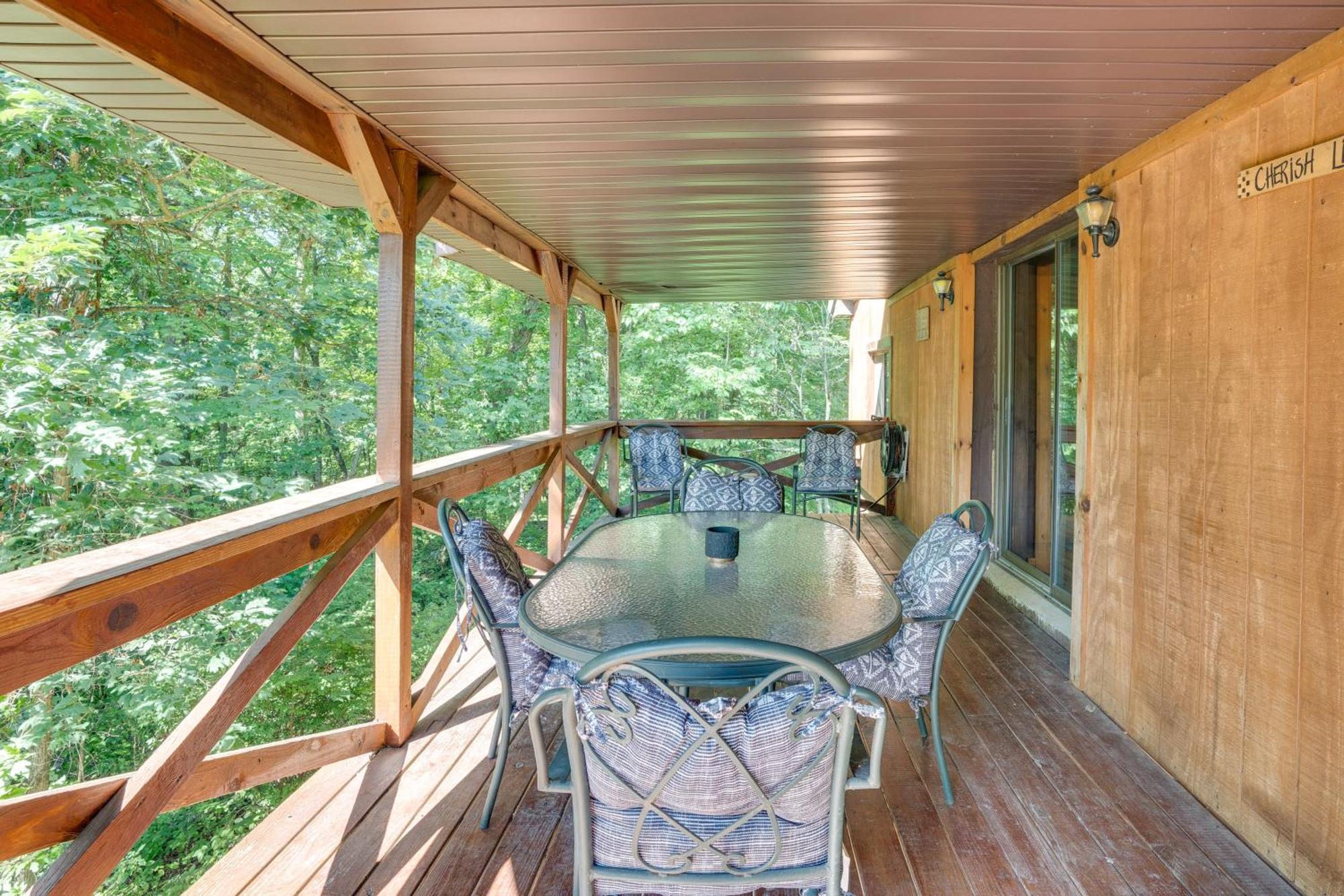 French Lick Getaway With Deck, Grill And Fire Pit! Villa Buitenkant foto
